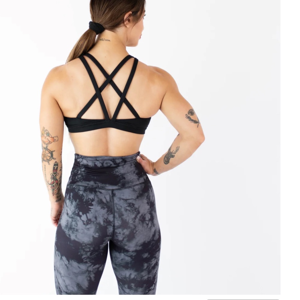 FLEO black Isla sports bra size xl